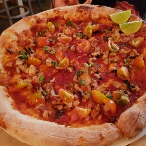 Pizza de pulpo al carbón 