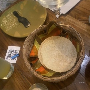 Arepas con mamtequilla de ajonjoli