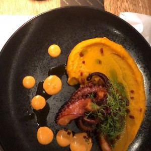 pulpo en pure de calabaza