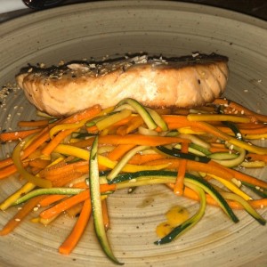 pesca del dia con vegetales 
