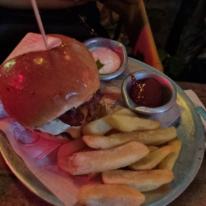 Hamburguesa de la casa