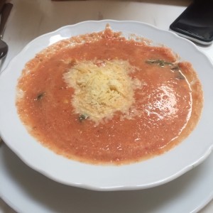 sopa de tomate cremosa