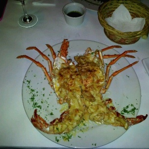 Langosta con mariscos