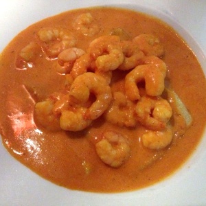 Crepes de camarones en salsa de la casa
