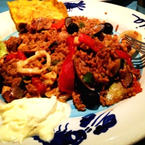 Paella con arroz de coco