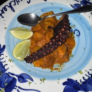 Pulpo a la brava 