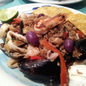 Paella Mulata (base de arroz de coco)