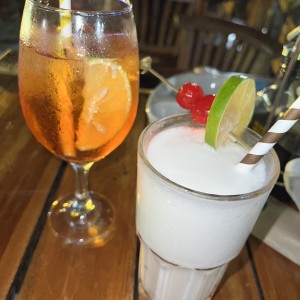 Aperol Spritz y limonada de coco 