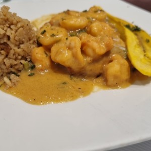 Camarones al ajillo con arroz con coco