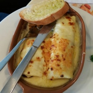 Canelón de carne.