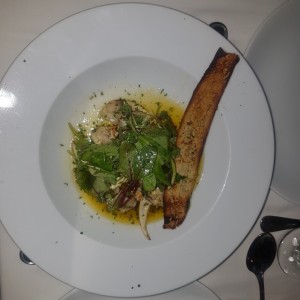 Muelas de cangrejo en salsa de ajo