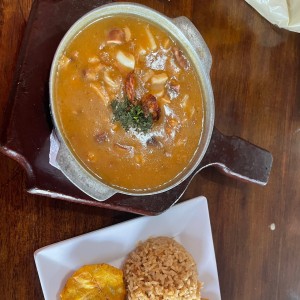 casuela de mariscos 