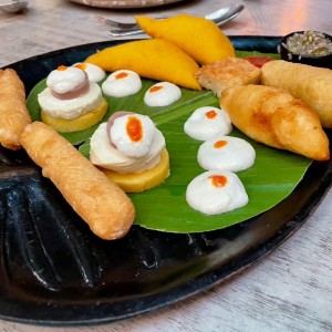 Entrada:  Mesita de frituras