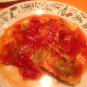 Raviolis ricotta y espinaca en Pomodoro